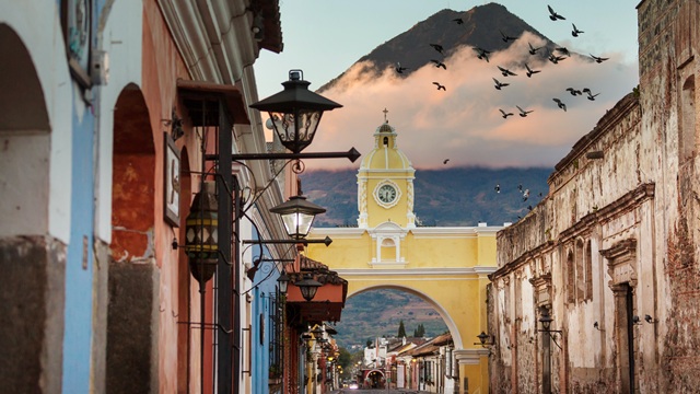 Stradina nel centro di Antigua Guatemala | Tour Guatemala