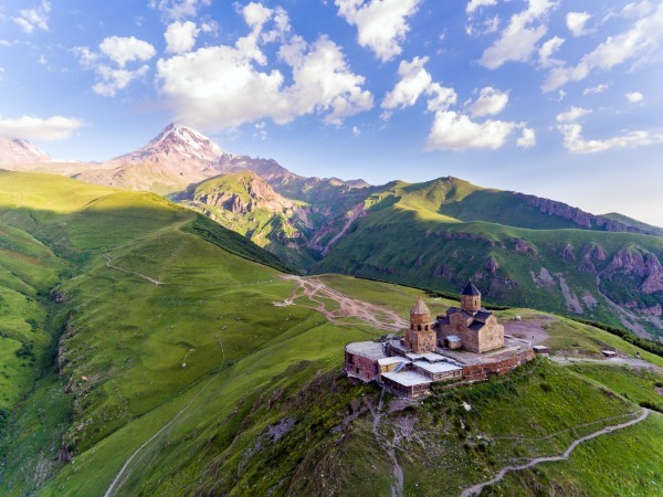 Visitare Kazbegi, in Georgia, e la chiesa della Trinità di Gergeti