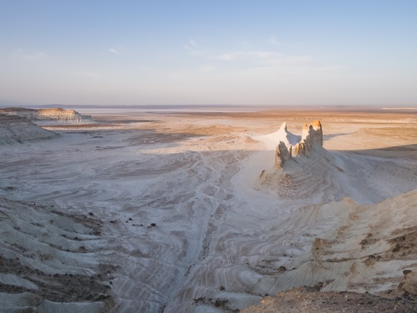 Scoprire le meraviglie geologiche del Mangystau in un’avventura fuoristrada