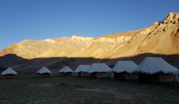 Camping Sarchu esterno | Tour India del Nord