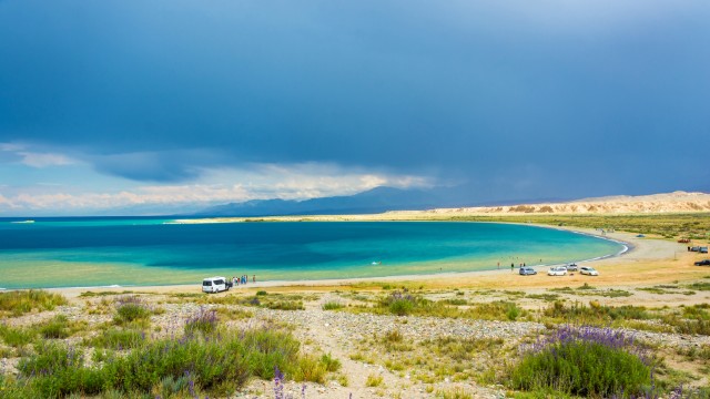 Issyk Kul Lake | Kirghizistan Tour