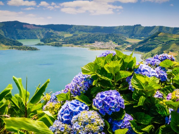Ammirare la caldera di Sete Cidades