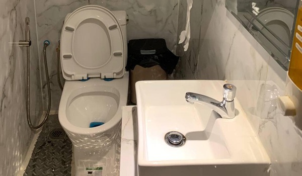 Bus notturno Cambogia bagno | Tour in Cambogia