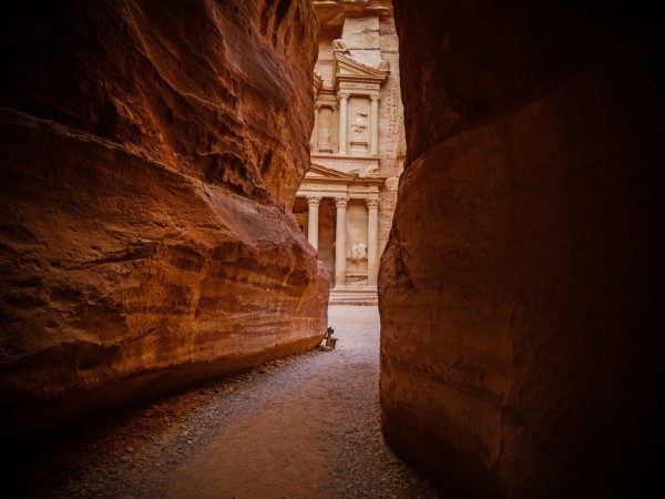 Le facciate intagliate nella roccia di Petra