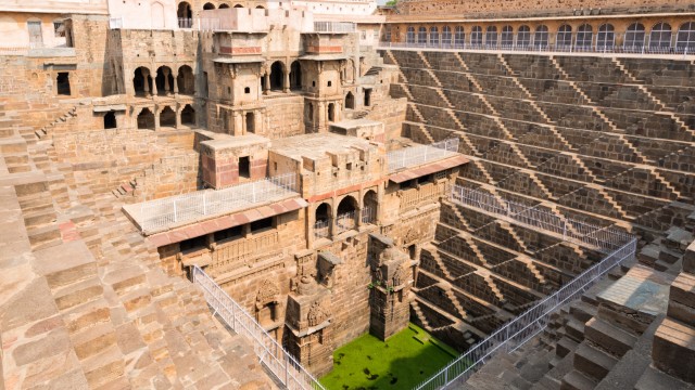 Pozzo Chand Baori | Rajastahn Tour