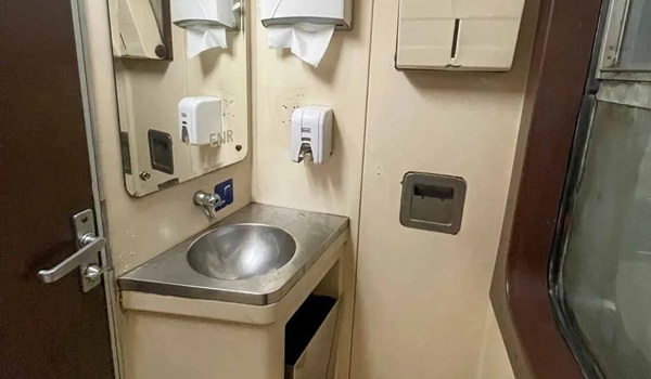 Treno notturno Egitto bagno | Tour Egitto