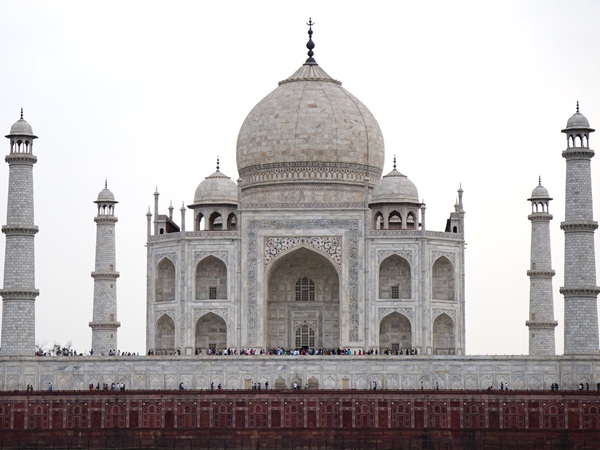 Innamorarsi della maestosità del Taj Mahal
