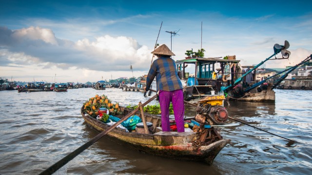 Mekong Floating Market | Tour Vietnam Solidale