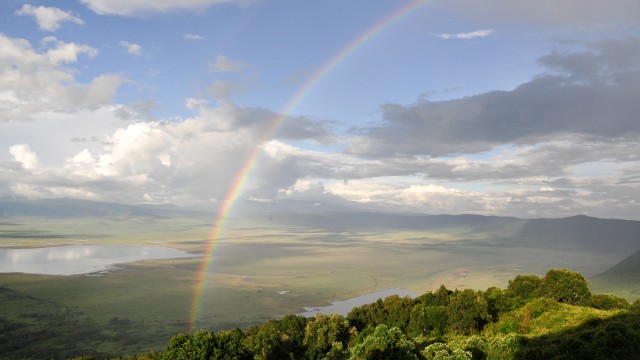 Arcobaleno sulla caldera di Ngorongoro