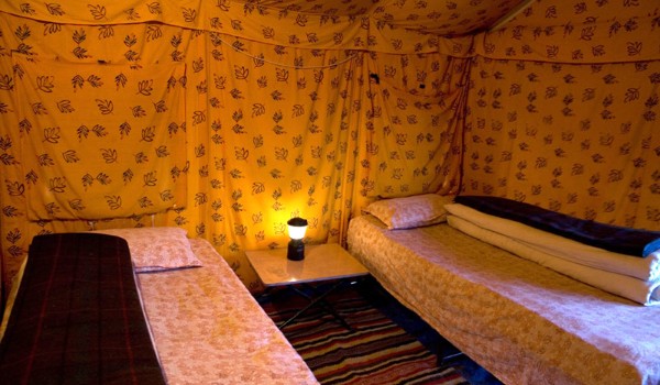 Camping Sarchu letti | Tour India del Nord