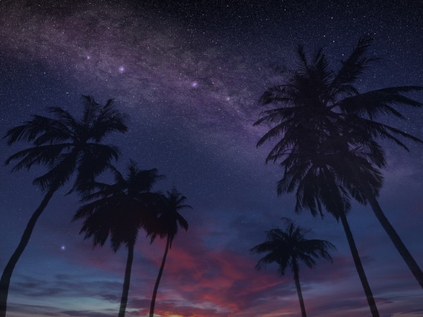 Sdraiarsi in spiaggia ad ammirare le stelle