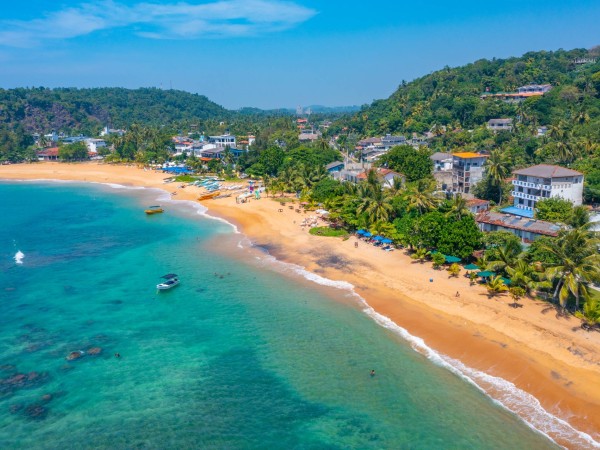 Respirare la brezza marina a Unawatuna