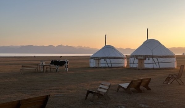 Yurte al tramonto | Kirghizistan Tour
